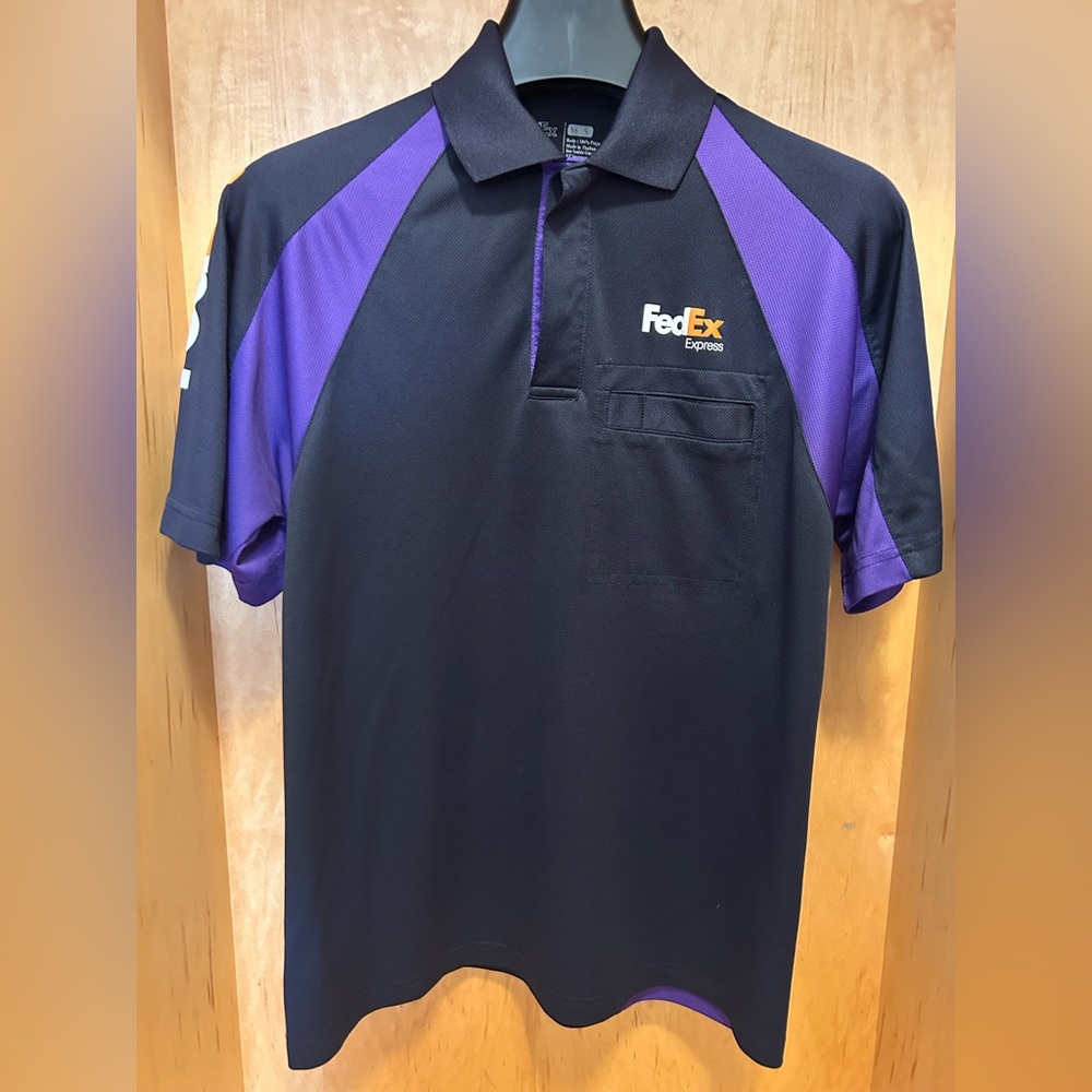 FedEx Express short sleeve shirt size M